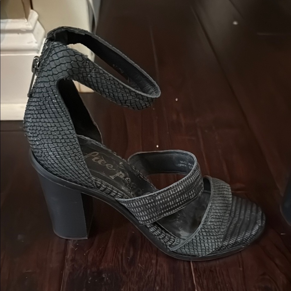 Black Textured Women's Heels